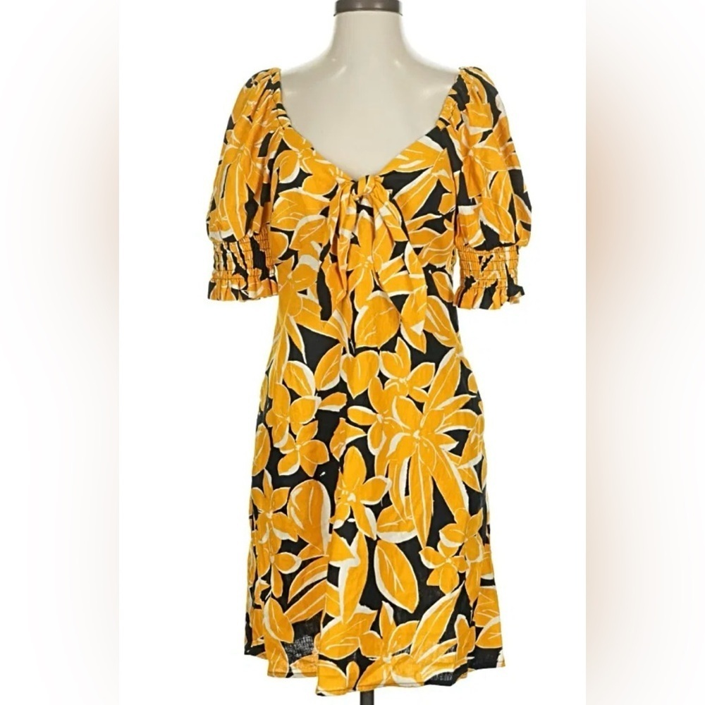 WHO WHAT WEAR/ Floral Yellow and Black Dress